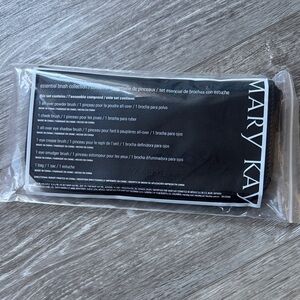 Mary Kay Essential Brush Collection Black (6 piece set)